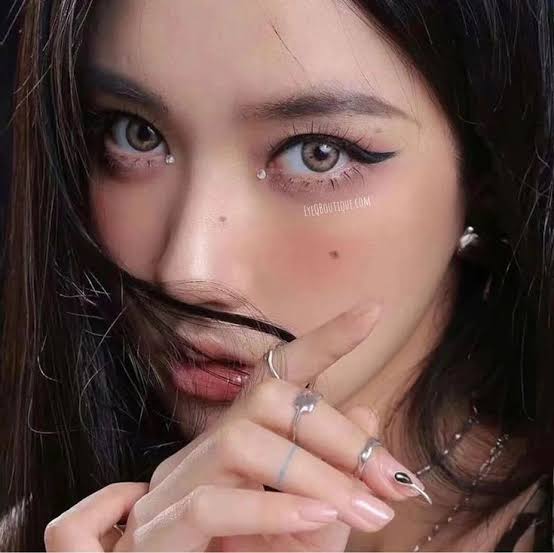 Stunna Girl Nadine